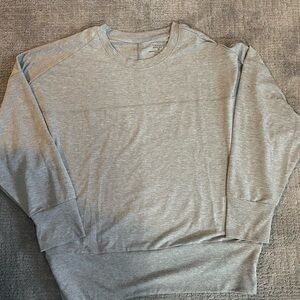 Tahari Sport Light Gray Crewneck Top-long sleeve XXL